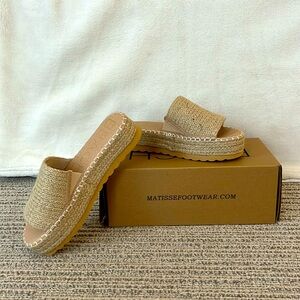 Women’s Beach platform slides